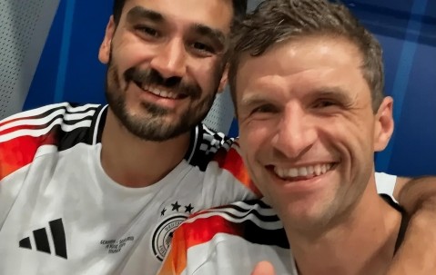 爱游戏-高尔夫附加赛焦点战：燕山雄狮队鏖战关中雷豹队，新星闪耀。传控打穿防线(2025高尔夫联赛视频)