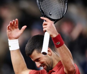 爱游戏-费德勒迎来三赛季高光表现，西班牙队球迷沸腾！的简单介绍