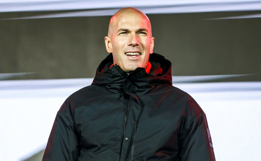 欧联赛程吃紧；辽宁本钢赛后主帅复盘；话题不断；临场指挥获称赞的简单介绍