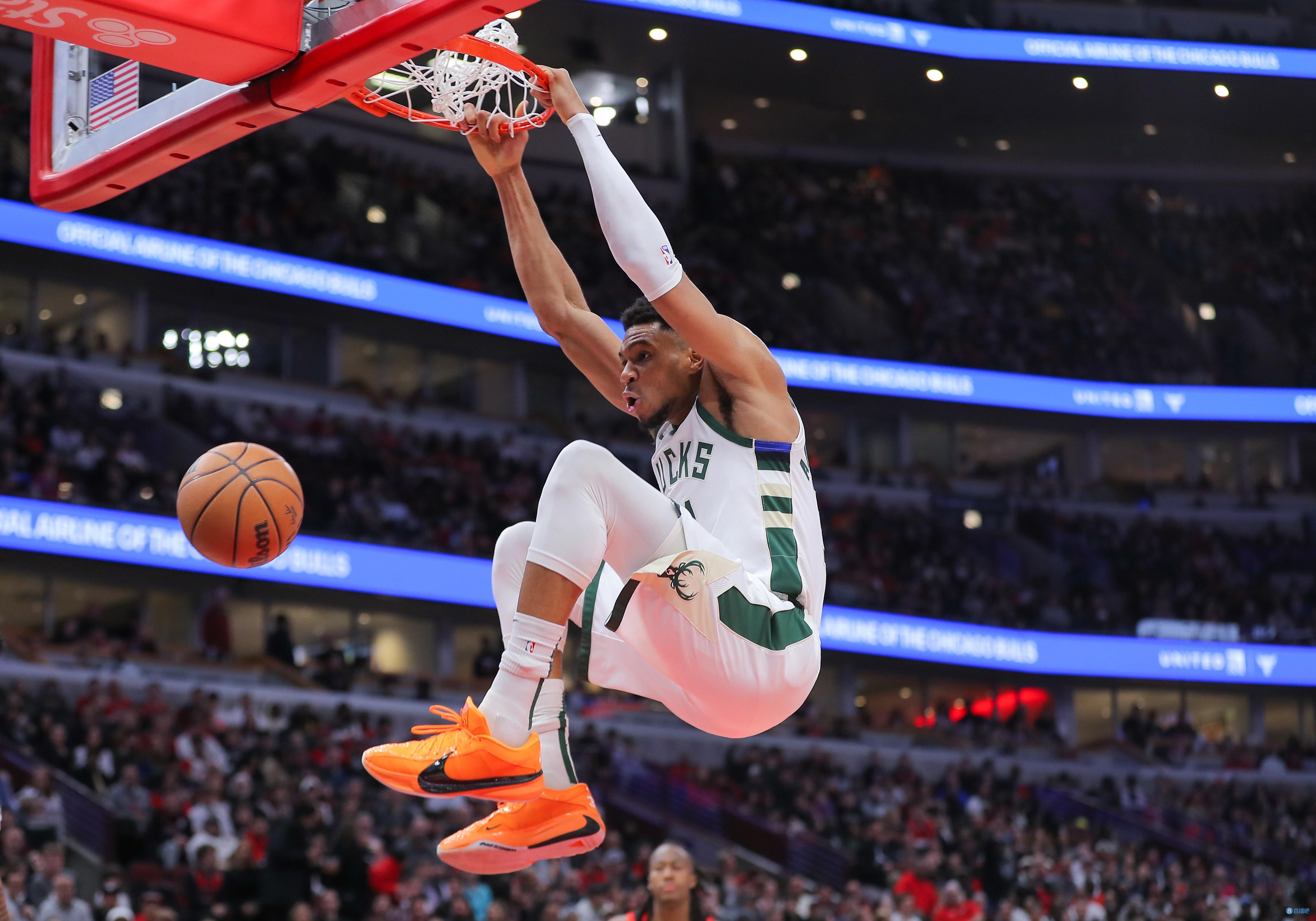 包含字母哥迎来十二赛季高光表现，IG球迷沸腾！的词条